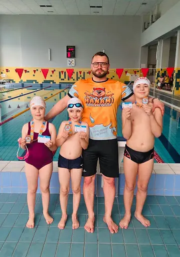 Szkoła Pływania Hanami UKW